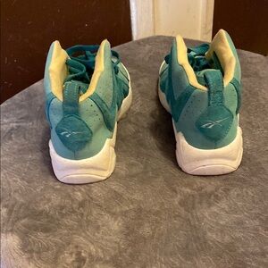 Reebok Kids' kamikaze 2 Shawn kemp Easter teal